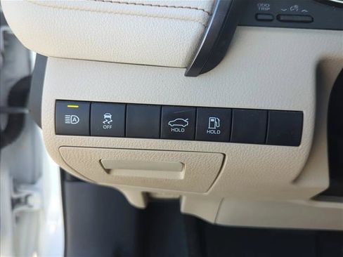 Certified 2019 Toyota Camry XLE FWD image 13
