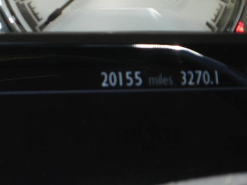 Used 2016 Rolls-Royce Dawn RWD image 49