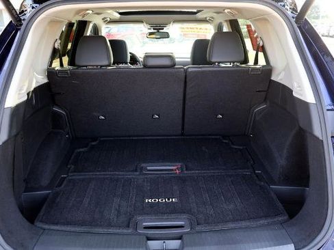Certified 2024 Nissan Rogue SL w/ SL Premium Package FWD image 10