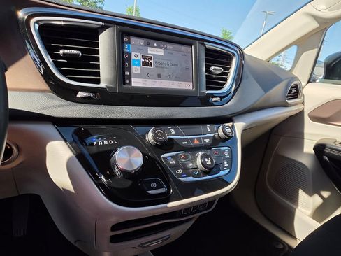 Used 2023 Chrysler Voyager LX FWD image 26