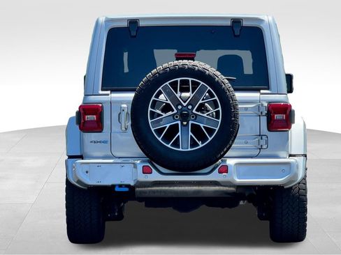 Used 2024 Jeep Wrangler High Altitude AWD/4WD image 6