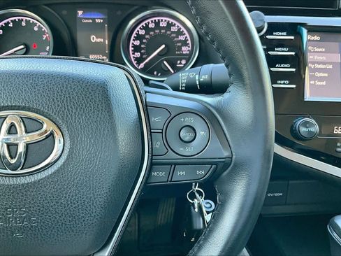 Used 2018 Toyota Camry SE image 25