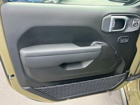 New 2025 Jeep Gladiator Mojave w/ Convenience Group image 20