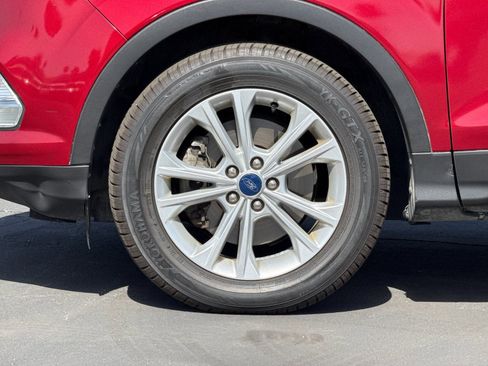 Used 2019 Ford Escape SE image 24