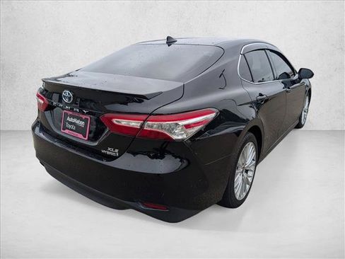 Used 2020 Toyota Camry XLE FWD image 5