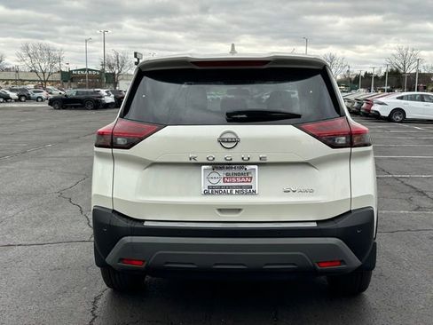 Certified 2023 Nissan Rogue SV image 5