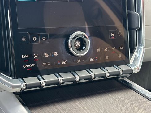 Used 2025 GMC Acadia Denali w/ Super Cruise Package image 26