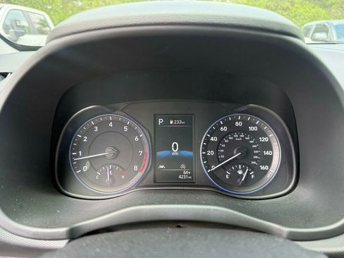 Used 2023 Hyundai Kona SEL w/ Cargo Package FWD image 4