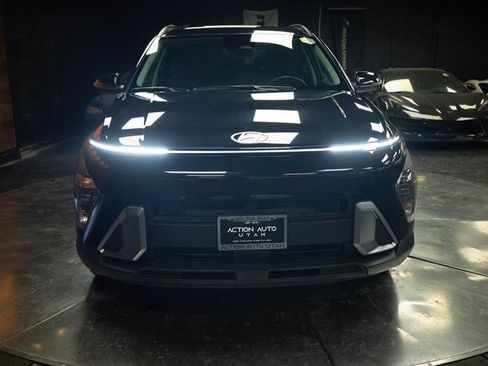 Used 2025 Hyundai Kona SEL FWD image 3