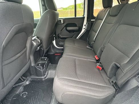 Used 2019 Jeep Wrangler Unlimited Sport S AWD/4WD image 14