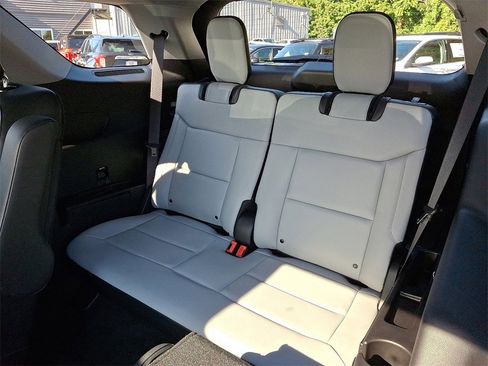 Certified 2021 Ford Explorer XLT w/ Equipment Group 202A image 11