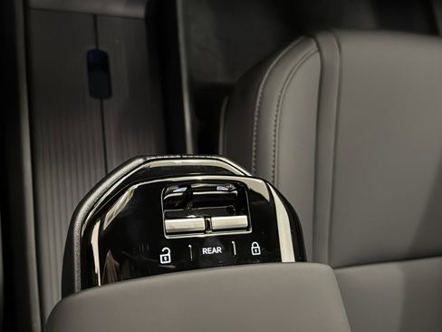 New 2026 Volvo EX30 Plus w/ Climate Package image 20