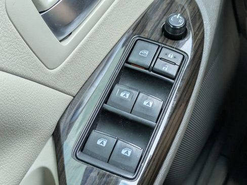 Used 2017 Toyota Sienna XLE Premium FWD image 26