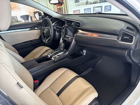 Used 2018 Honda Civic Touring image 13