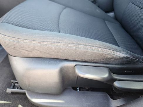 Used 2017 Chevrolet Cruze LT image 9