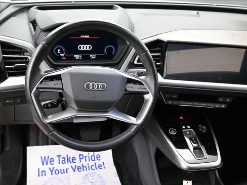 Used 2023 Audi Q4 e-tron Prestige AWD/4WD image 31
