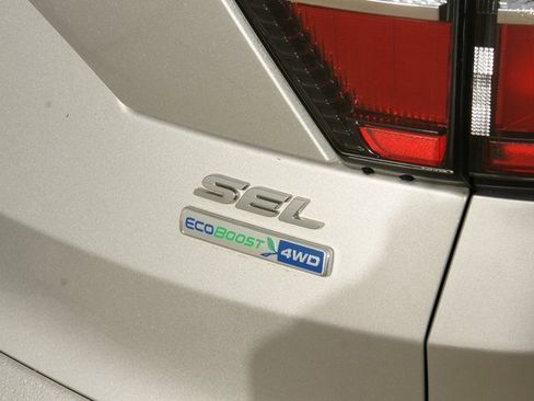 Used 2018 Ford Escape SEL w/ Ford Safe & Smart Package image 9