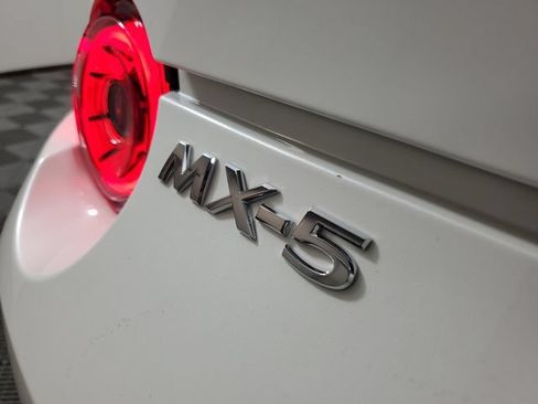 Used 2025 MAZDA MX-5 Miata RF Grand Touring RWD image 8