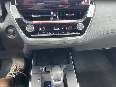 Used 2026 Toyota Corolla Cross XLE w/ Convenience Package FWD image 18