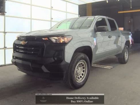 Used 2024 Chevrolet Colorado W/T image 1