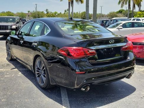Used 2016 INFINITI Q70 3.7 RWD image 4