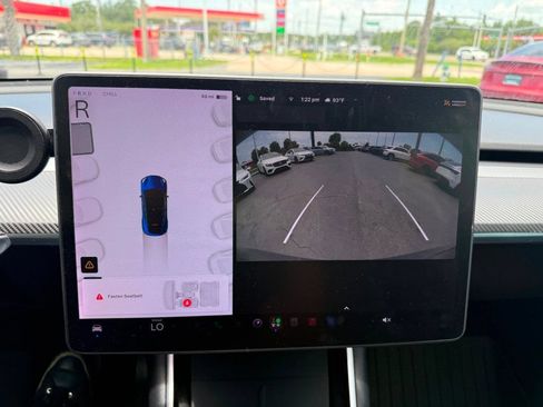 Used 2021 Tesla Model Y Long Range AWD/4WD image 12
