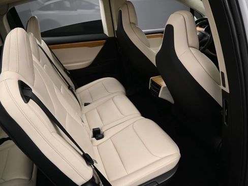 Used 2018 Tesla Model X 75D AWD/4WD image 32