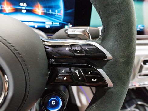 Used 2025 Mercedes-Benz G 63 AMG 4MATIC image 29