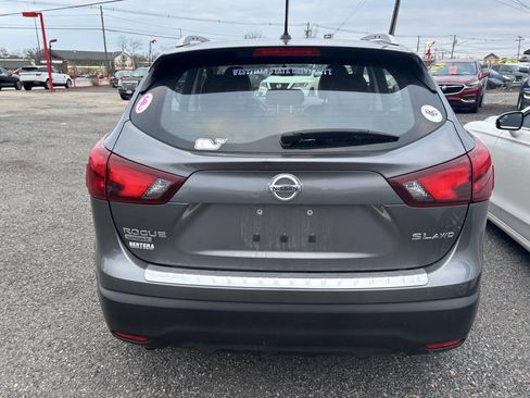 Used 2017 Nissan Rogue Sport SL image 6