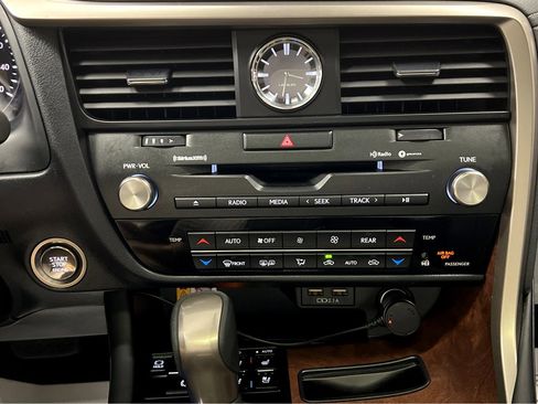 Certified 2022 Lexus RX 350L Premium w/ Premium Package image 17