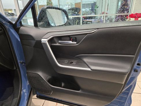 Used 2023 Toyota RAV4 AWD Hybrid image 15