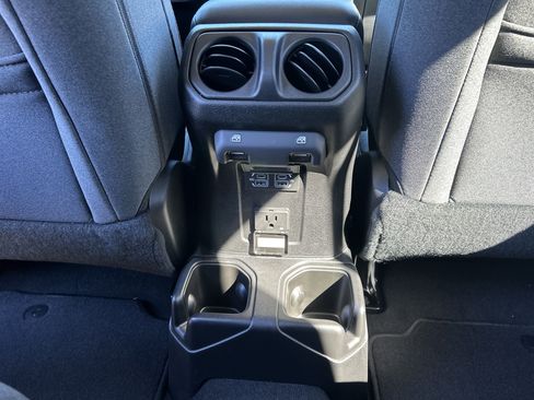 New 2025 Jeep Gladiator Sport image 32