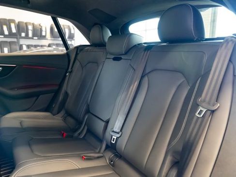 Used 2025 Audi Q8 Prestige AWD/4WD image 30