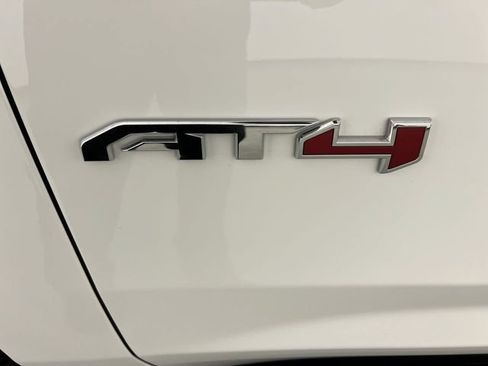 Used 2025 GMC Yukon AT4 Ultimate AWD/4WD image 33