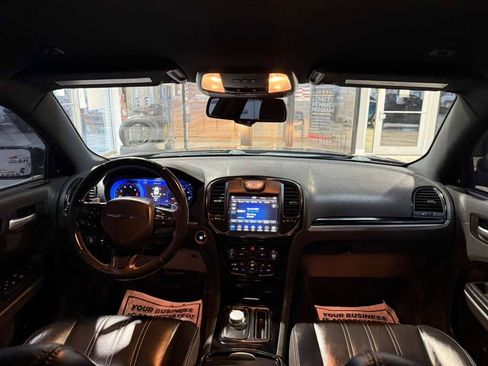 Used 2019 Chrysler 300 S image 21