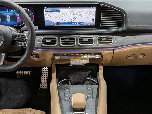 New 2026 Mercedes-Benz GLS 580 4MATIC image 11