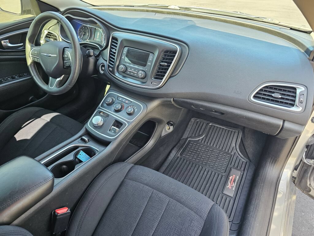 Used 2016 Chrysler 200 LX FWD image 11