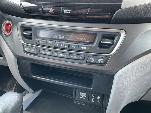 Used 2018 Honda Pilot EX image 33