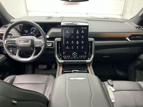Certified 2025 GMC Yukon Denali w/ Sun & Power Step Package AWD/4WD image 17