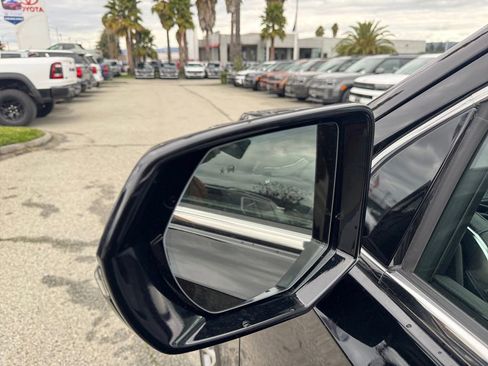 Used 2025 GMC Yukon Denali image 34