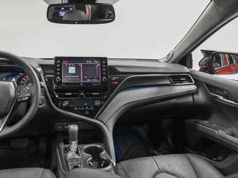 Used 2024 Toyota Camry XSE w/ Navigation Package image 29