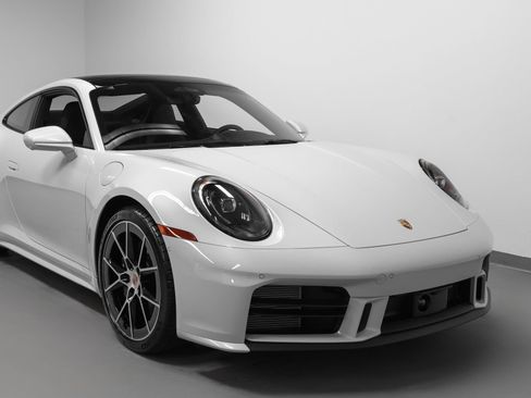 New 2026 Porsche 911 Carrera RWD image 9