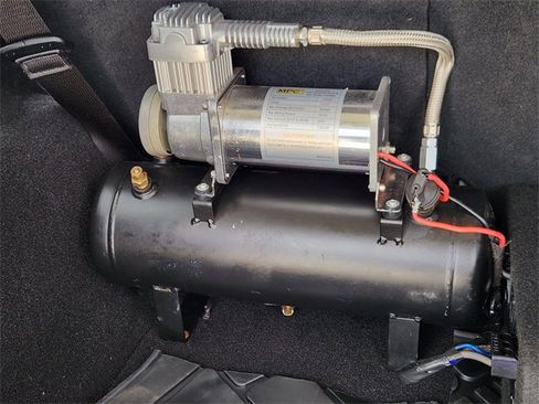 Used 2017 Jeep Wrangler Unlimited Sport w/ Quick Order Package 24S image 31