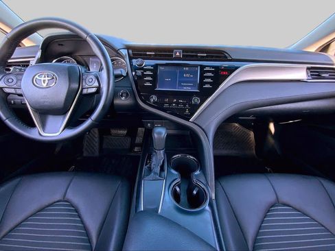 Used 2018 Toyota Camry SE w/ Convenience Package FWD image 15