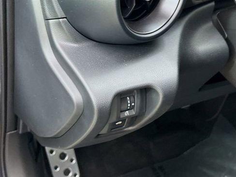 Used 2024 Toyota GR86 Premium image 10