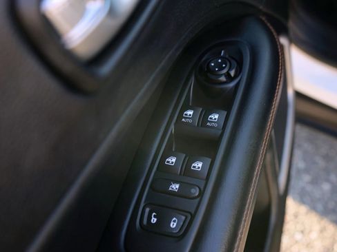 Used 2018 Jeep Compass Limited w/ Navigation Group image 12