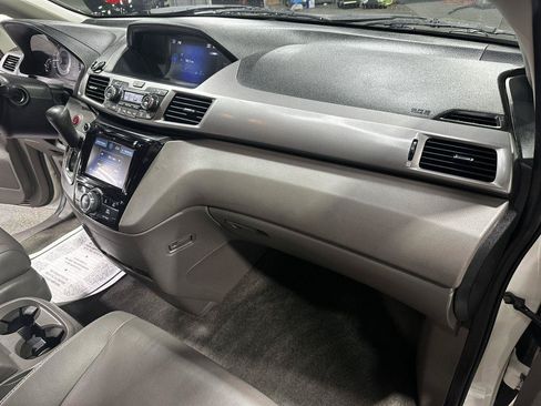 Used 2015 Honda Odyssey EX-L image 19