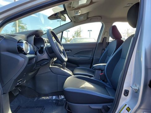 Used 2025 Nissan Versa SV w/ Trunk Package FWD image 18
