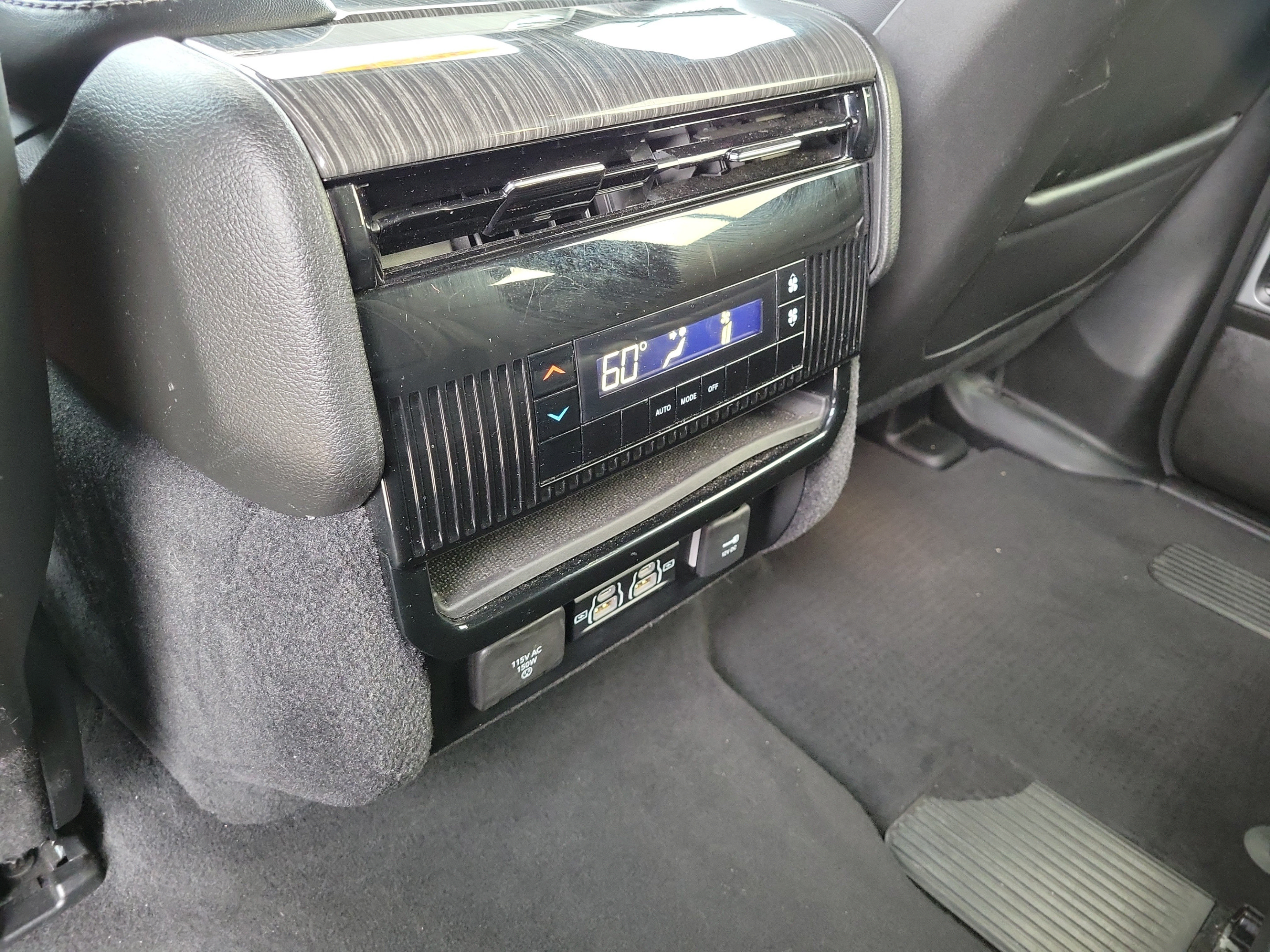 Used 2022 Jeep Wagoneer Series II AWD/4WD image 11