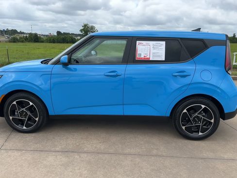 Used 2024 Kia Soul EX FWD image 6